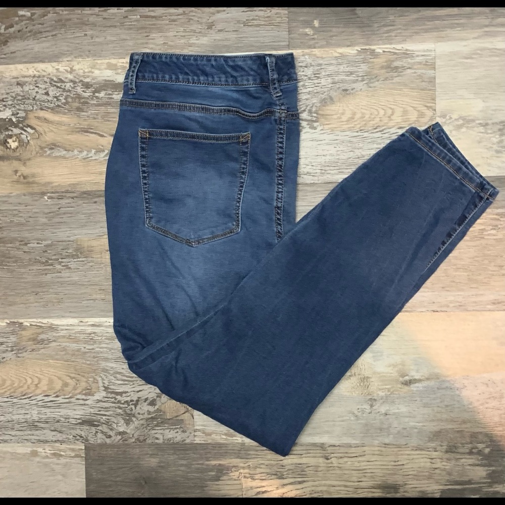 Mid-Rise Distressed Maurice’s Jeans